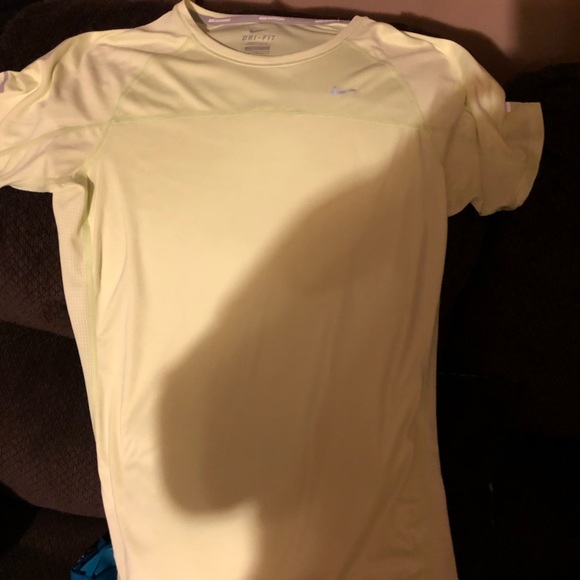 Nike Tops - T shirt